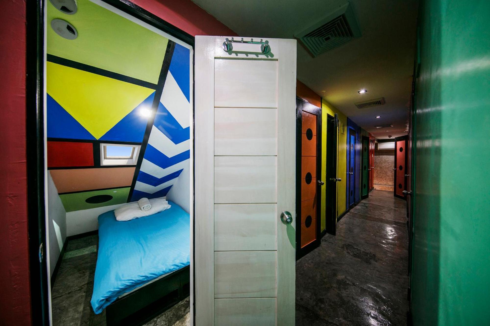 D522 Hostel At Kiener Hills - Near Cebu Airport Мактан Екстериор снимка