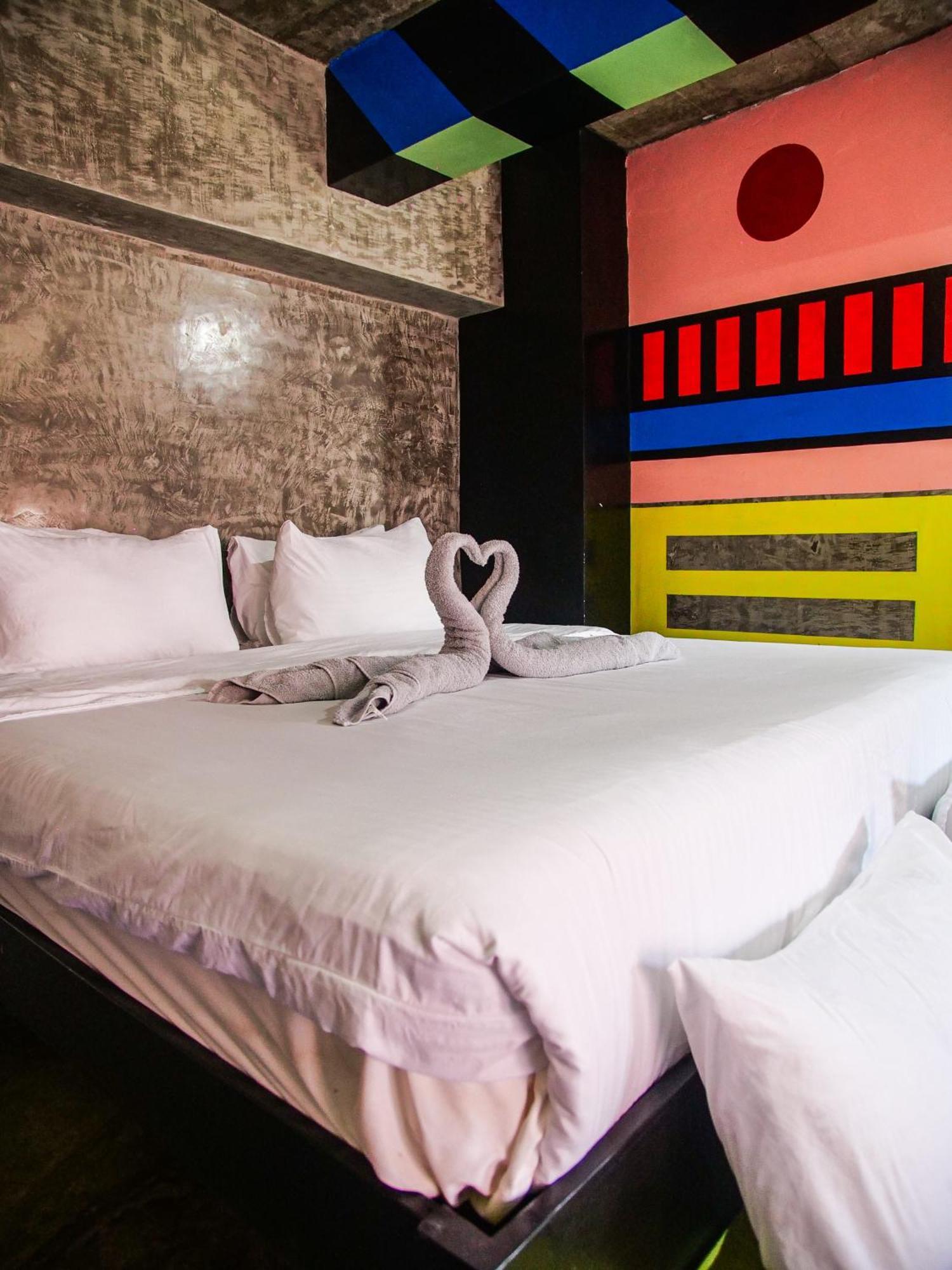 D522 Hostel At Kiener Hills - Near Cebu Airport Мактан Екстериор снимка
