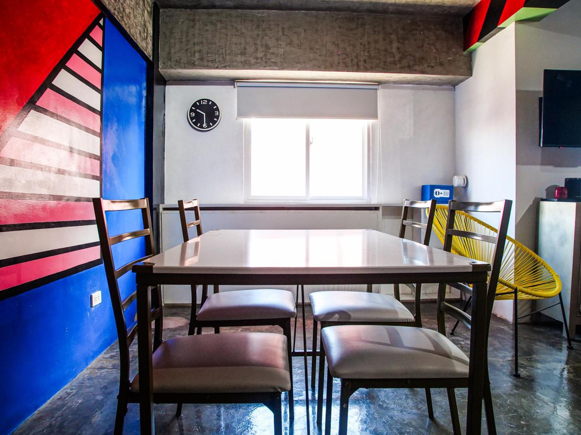 D522 Hostel At Kiener Hills - Near Cebu Airport Мактан Екстериор снимка