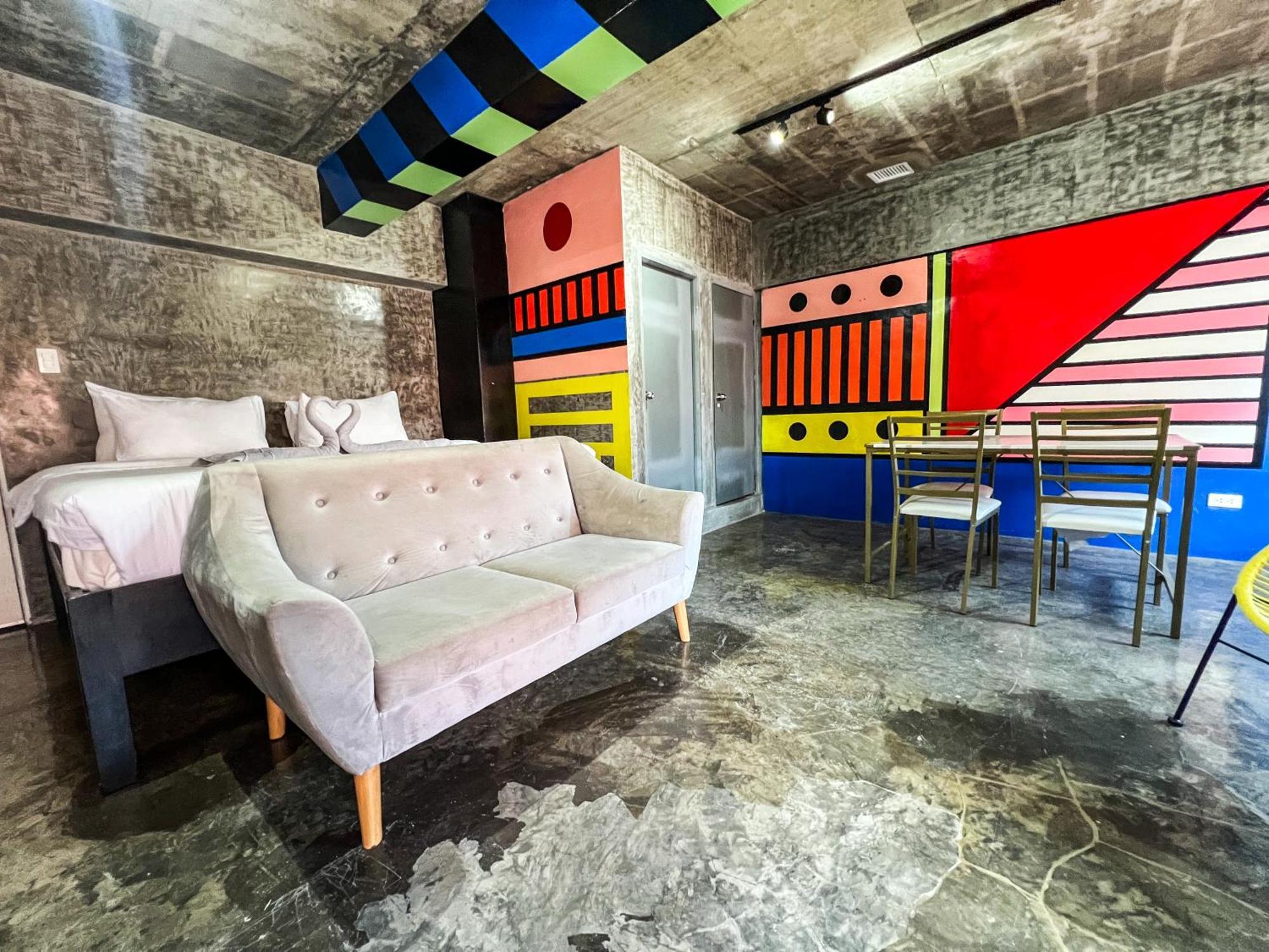 D522 Hostel At Kiener Hills - Near Cebu Airport Мактан Екстериор снимка