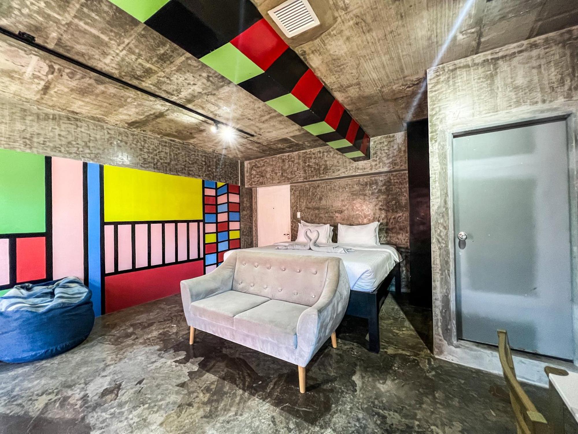 D522 Hostel At Kiener Hills - Near Cebu Airport Мактан Екстериор снимка